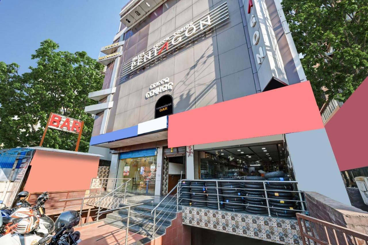 מלון בובנשוואר Townhouse Oak Pentagon Residency מראה חיצוני תמונה
