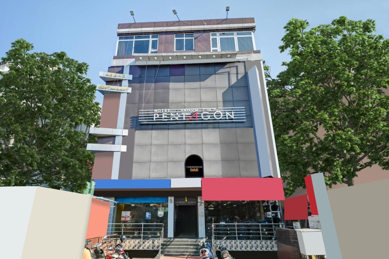 מלון בובנשוואר Townhouse Oak Pentagon Residency מראה חיצוני תמונה