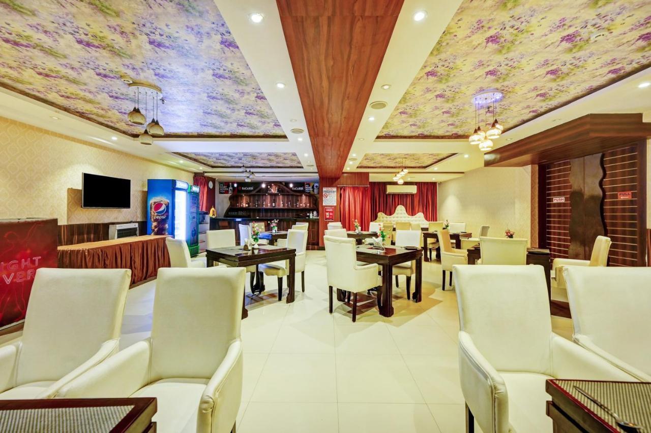 מלון בובנשוואר Townhouse Oak Pentagon Residency מראה חיצוני תמונה