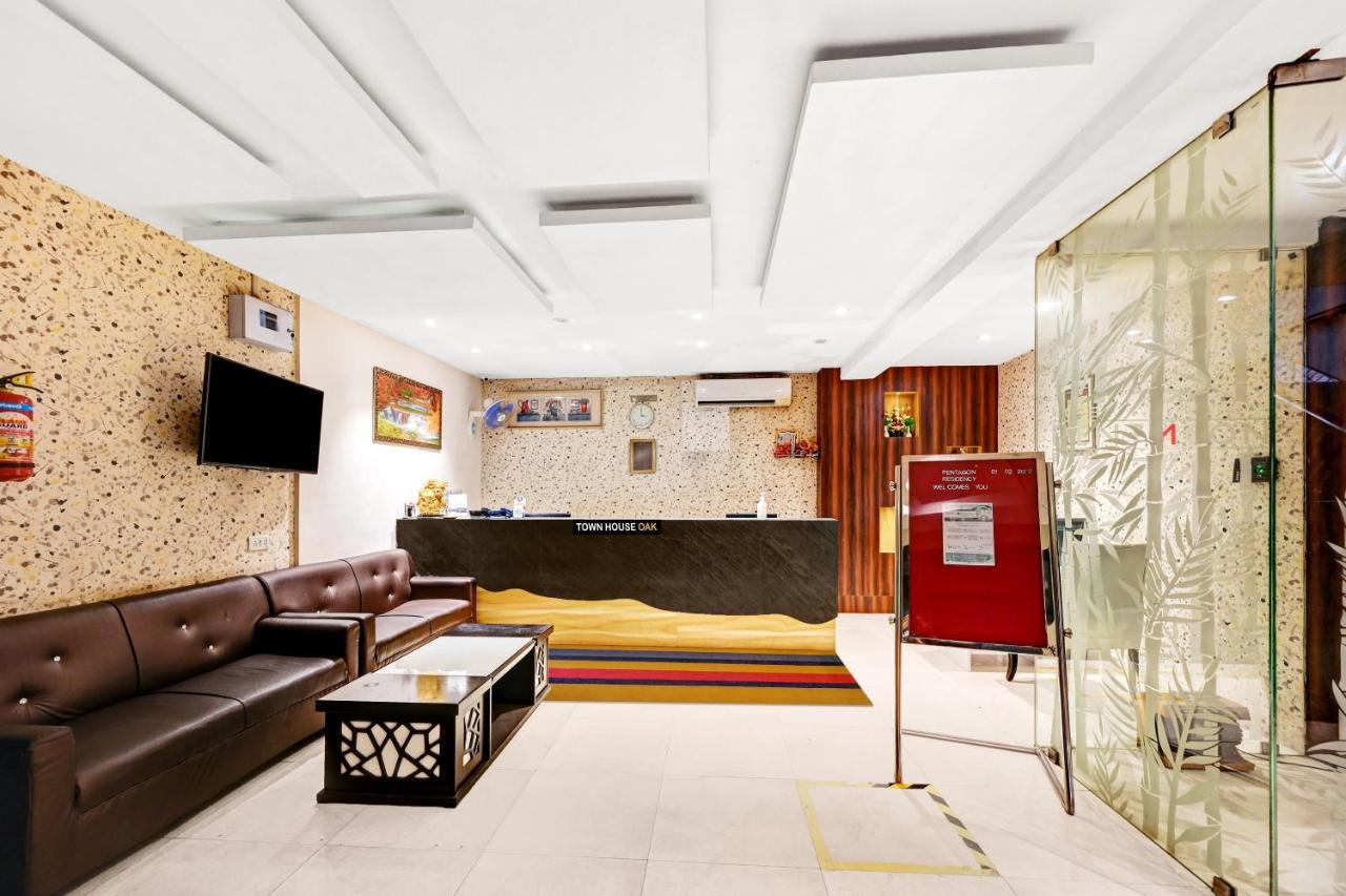 מלון בובנשוואר Townhouse Oak Pentagon Residency מראה חיצוני תמונה
