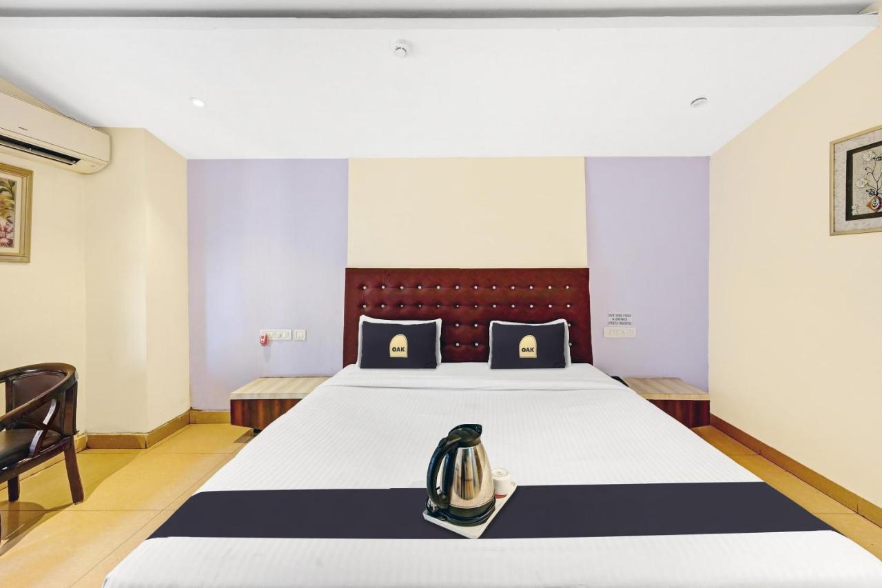 מלון בובנשוואר Townhouse Oak Pentagon Residency מראה חיצוני תמונה