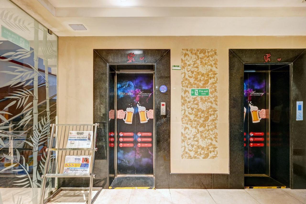 מלון בובנשוואר Townhouse Oak Pentagon Residency מראה חיצוני תמונה