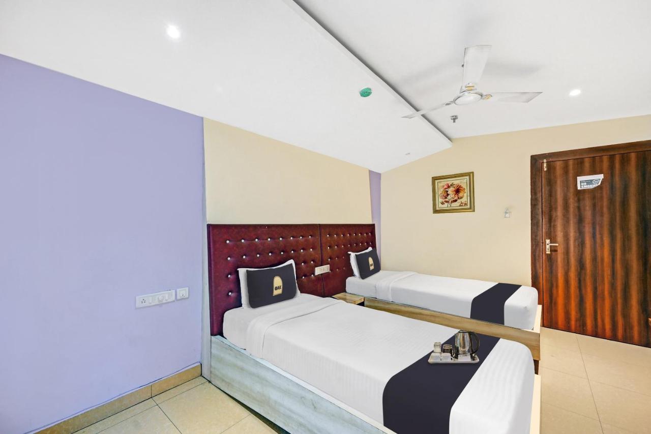 מלון בובנשוואר Townhouse Oak Pentagon Residency מראה חיצוני תמונה