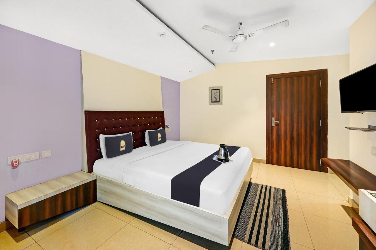 מלון בובנשוואר Townhouse Oak Pentagon Residency מראה חיצוני תמונה
